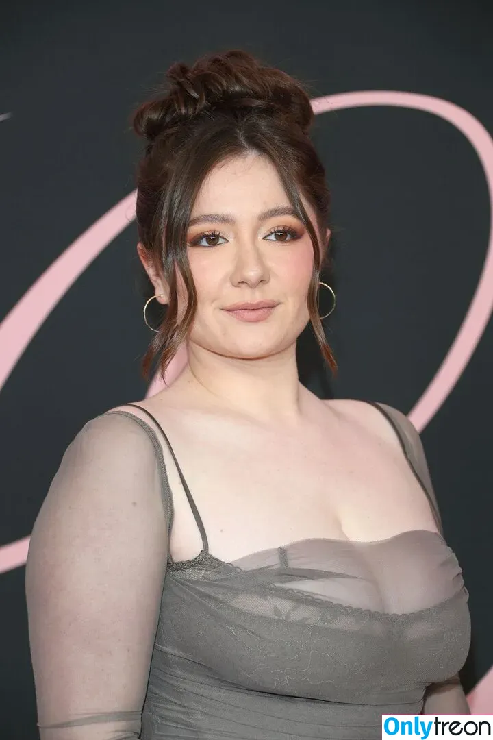 Emma Kenney nude photo #0325 (amirrazm / emmakenney / ems4638)