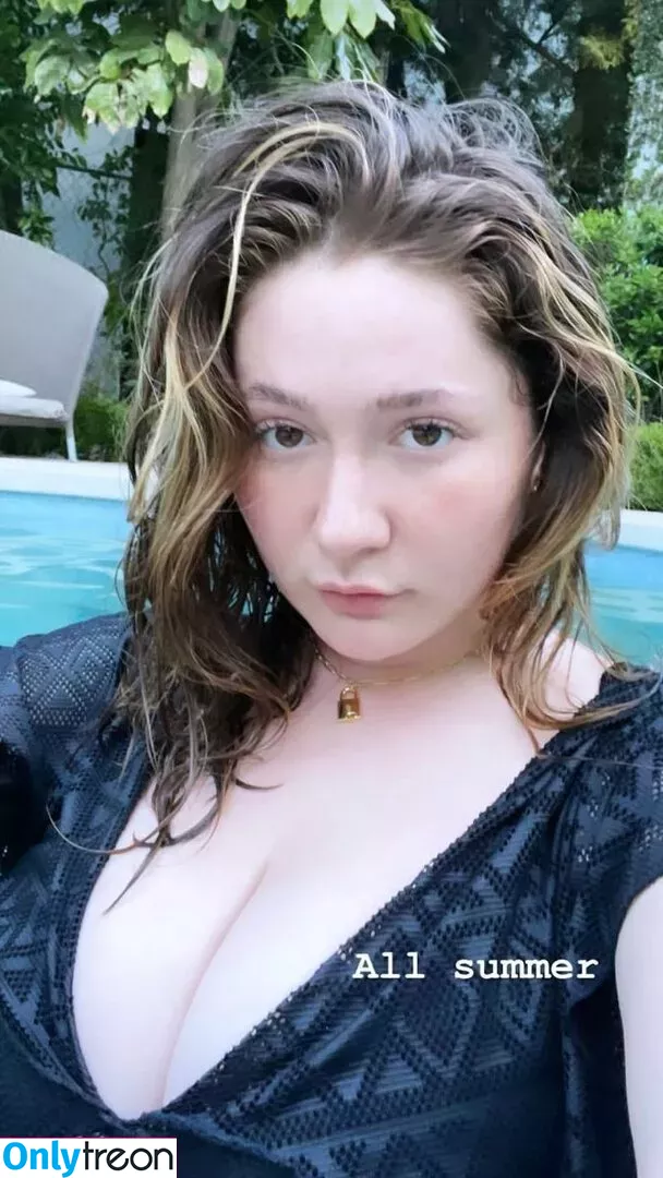 Emma Kenney nude photo #0402 (EmmaRoseKenney / emmakenney / ems4638)