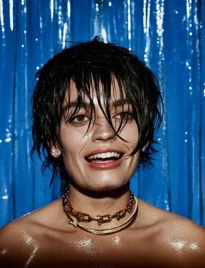 Emma Mackey / Sex Education Flaunt magazine shoot / emmatmackey фото голая #0042