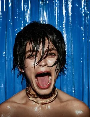 Emma Mackey / Sex Education Flaunt magazine shoot / emmatmackey фото голая #0053