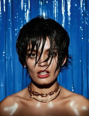 Emma Mackey / Sex Education Flaunt magazine shoot / emmatmackey фото голая #0055