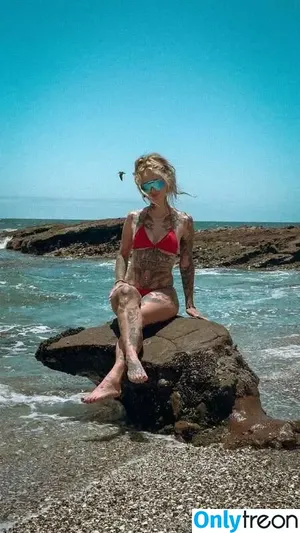 Emma Olofsson / Mmurmaider nude photo #0022