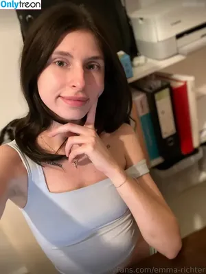  nude photo #0002