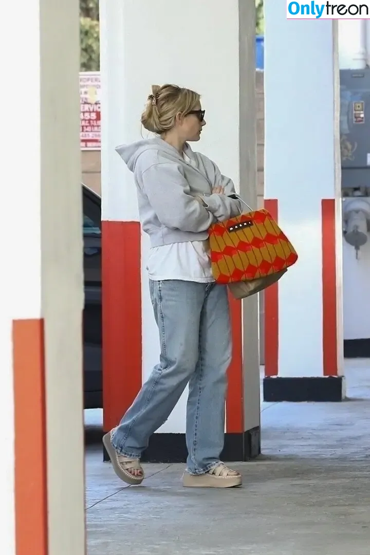 Emma Roberts nude photo #0878 (emmalee1996 / emmaroberts)