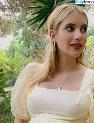 Emma Roberts / emmalee1996 / emmaroberts nude photo #1100