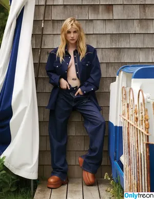 Emma Roberts / emmalee1996 / emmaroberts nude photo #1141