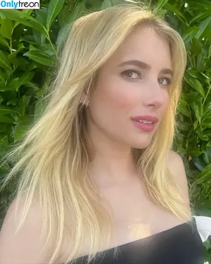 Emma Roberts / emmalee1996 / emmaroberts nude photo #1225
