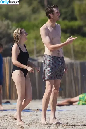Emma Roberts / emmalee1996 / emmaroberts nude photo #1248