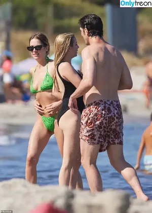 Emma Roberts / emmalee1996 / emmaroberts nude photo #1249