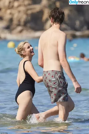 Emma Roberts / emmalee1996 / emmaroberts nude photo #1254