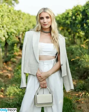 Emma Roberts / emmalee1996 / emmaroberts nude photo #1332