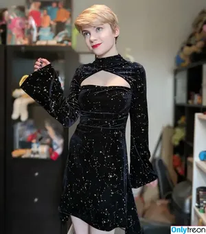Emma Thorne / EmmaThorneVideos / emmainashes / emmathorne1 nude photo #0035