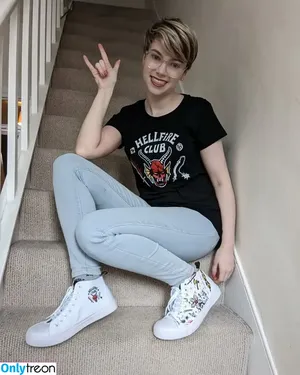 Emma Thorne / EmmaThorneVideos / emmainashes / emmathorne1 nude photo #0040