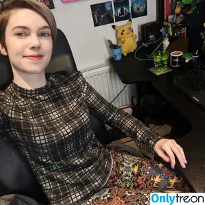 Emma Thorne / EmmaThorneVideos / emmainashes / emmathorne1 nude photo #0044