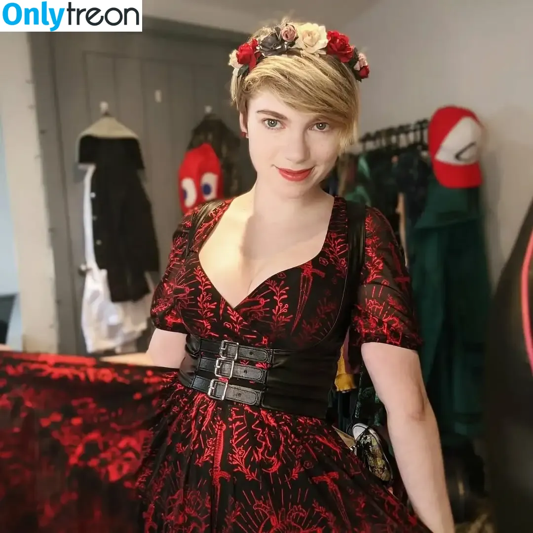 Emma Thorne nude photo #0042 (EmmaThorneVideos / emmainashes / emmathorne1)