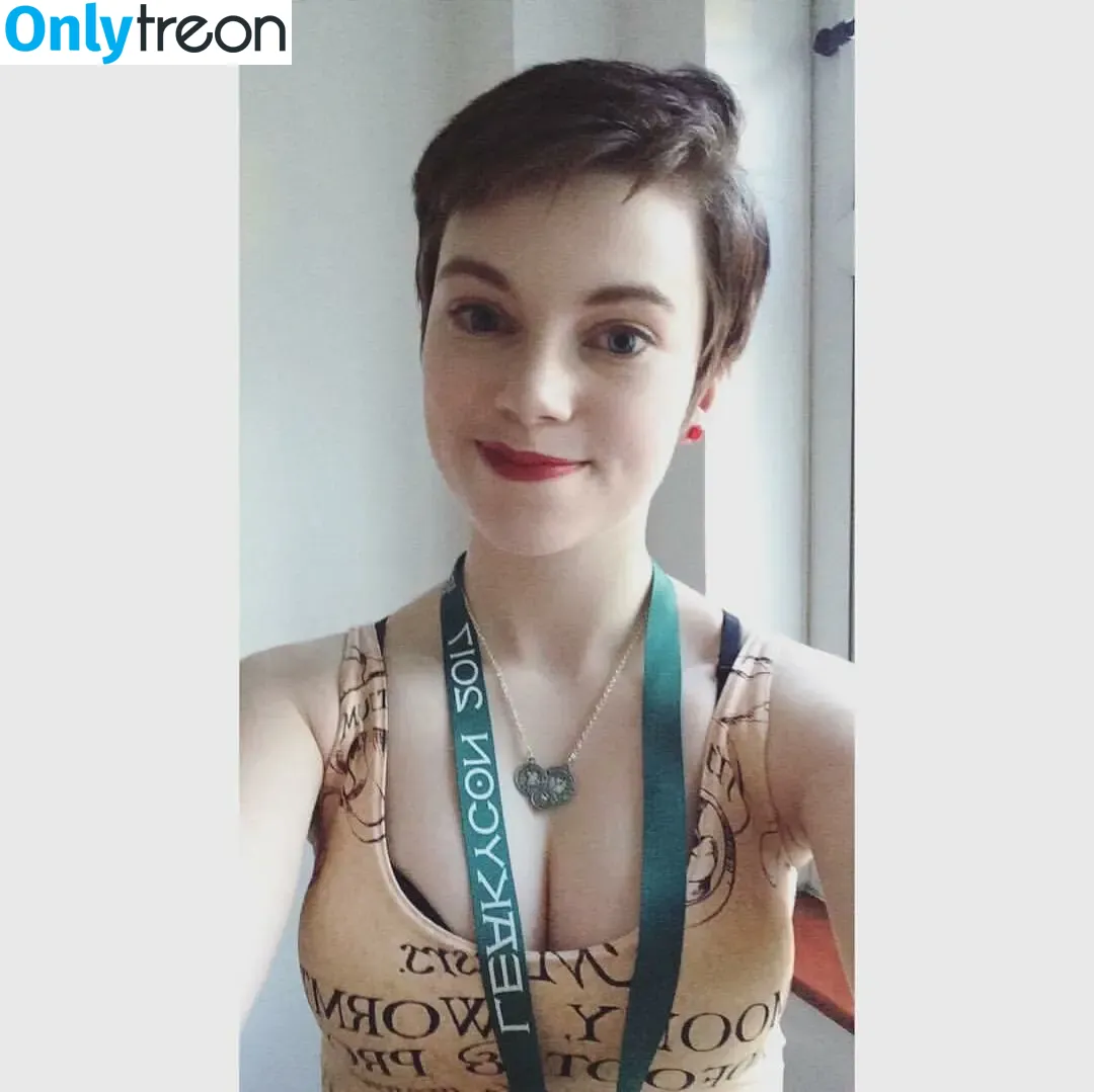 Emma Thorne nude photo #0054 (EmmaThorneVideos / emmainashes / emmathorne1)