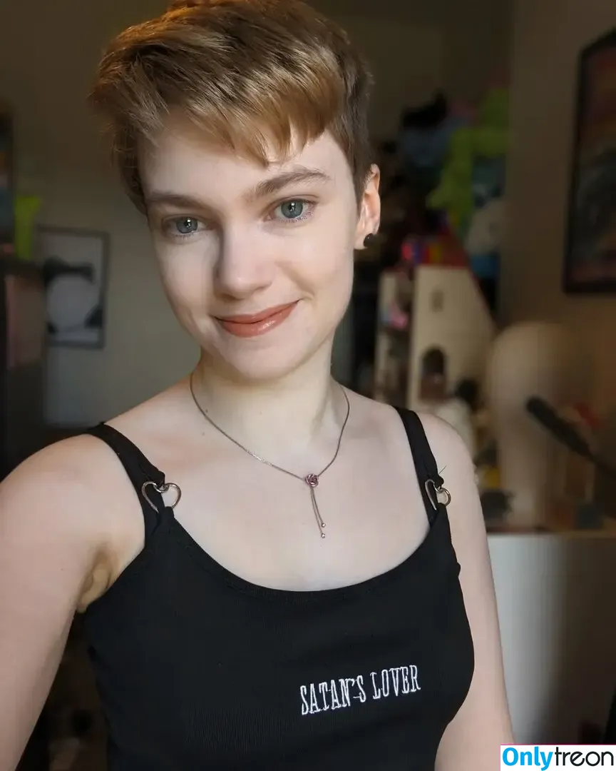 Emma Thorne nude photo #0059 (EmmaThorneVideos / emmainashes / emmathorne1)