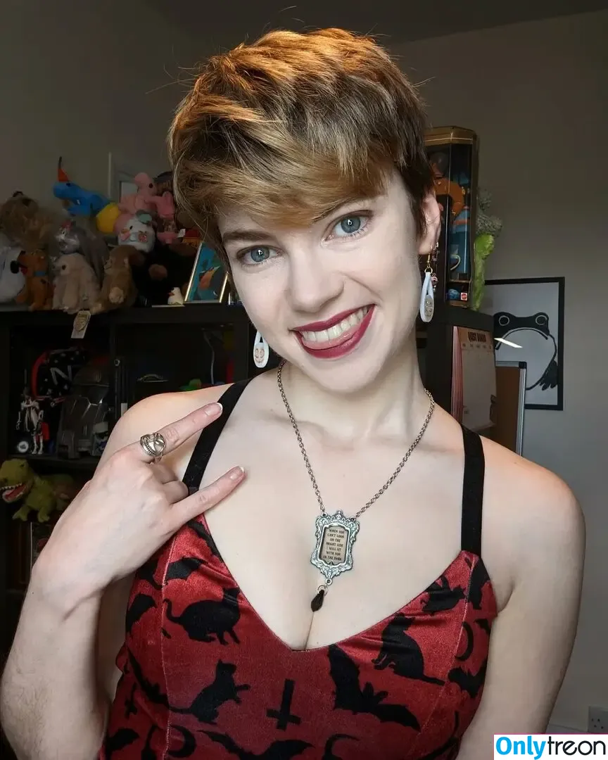 Emma Thorne nude photo #0061 (EmmaThorneVideos / emmainashes / emmathorne1)