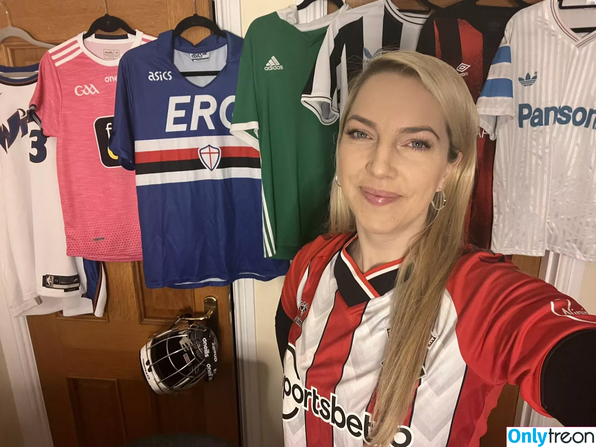 Emma Vardy nude photo #0033 (emmavardytv)