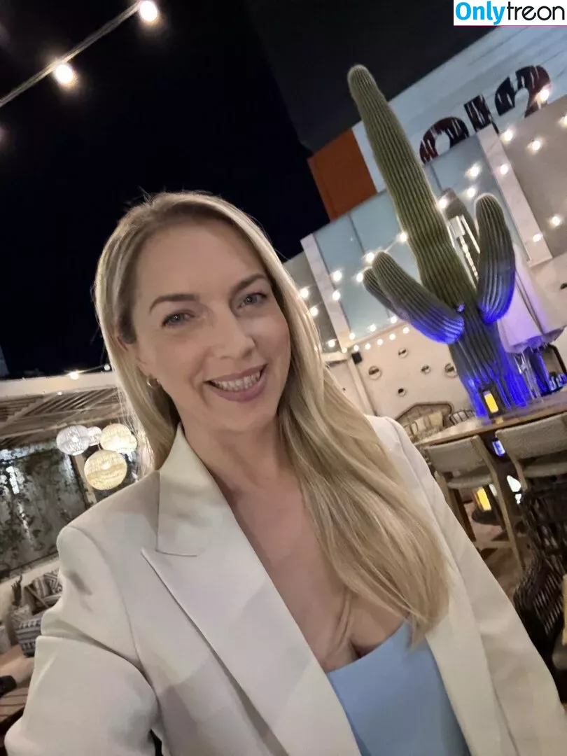 Emma Vardy голая photo #0052 (emmavardytv)