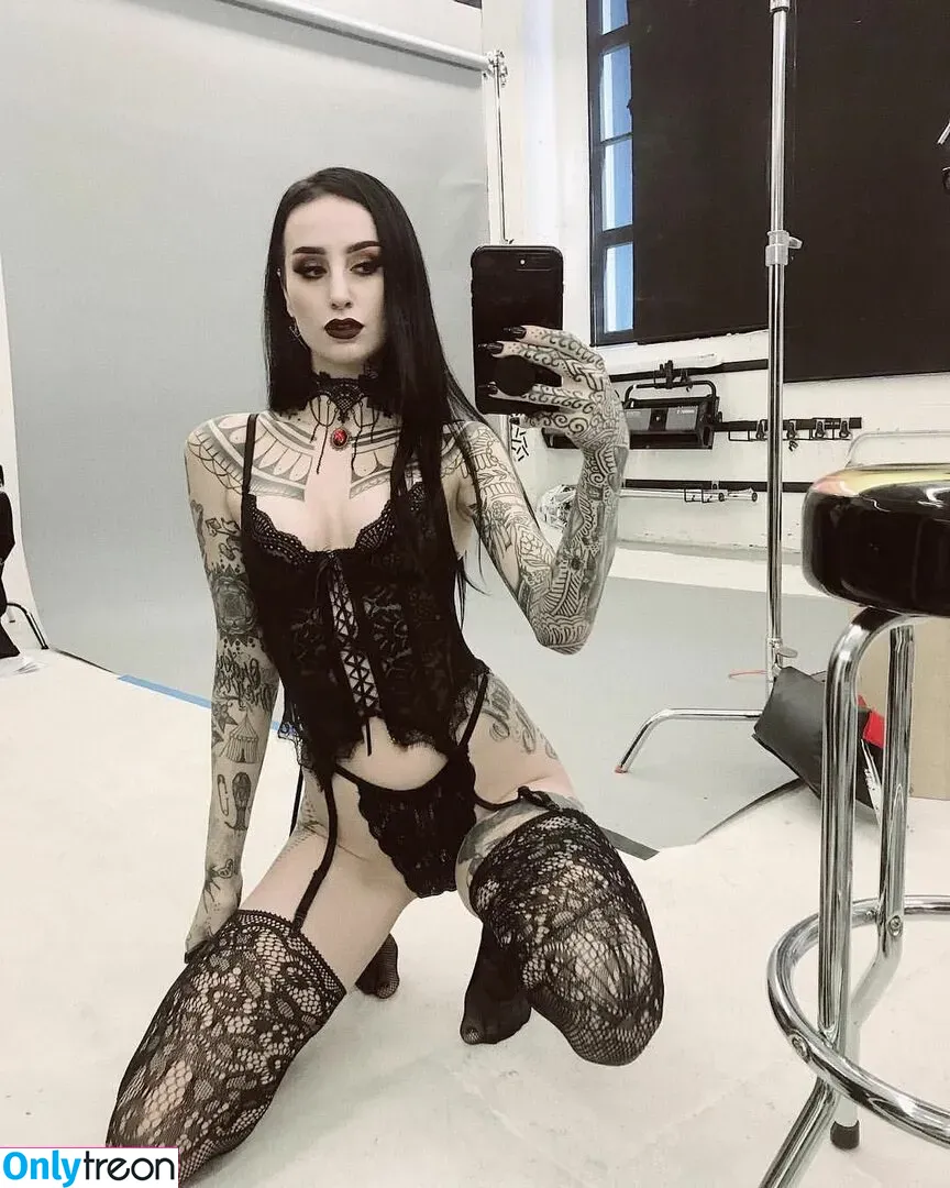 Emma Vauxdevil голая photo #0009 (vauxdevil)