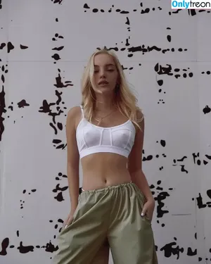 Emma White / Isabel Dolcè / YourEmmaWhite / emmadiary / shamelessrabbit nude photo #0474