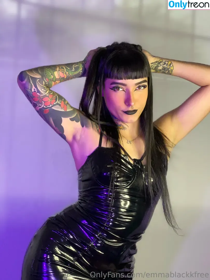 emmablackkfree голая photo #0100 (emmablackkof)