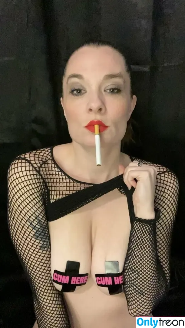 emmacantquit nude photo #0002 (emmacantquit)