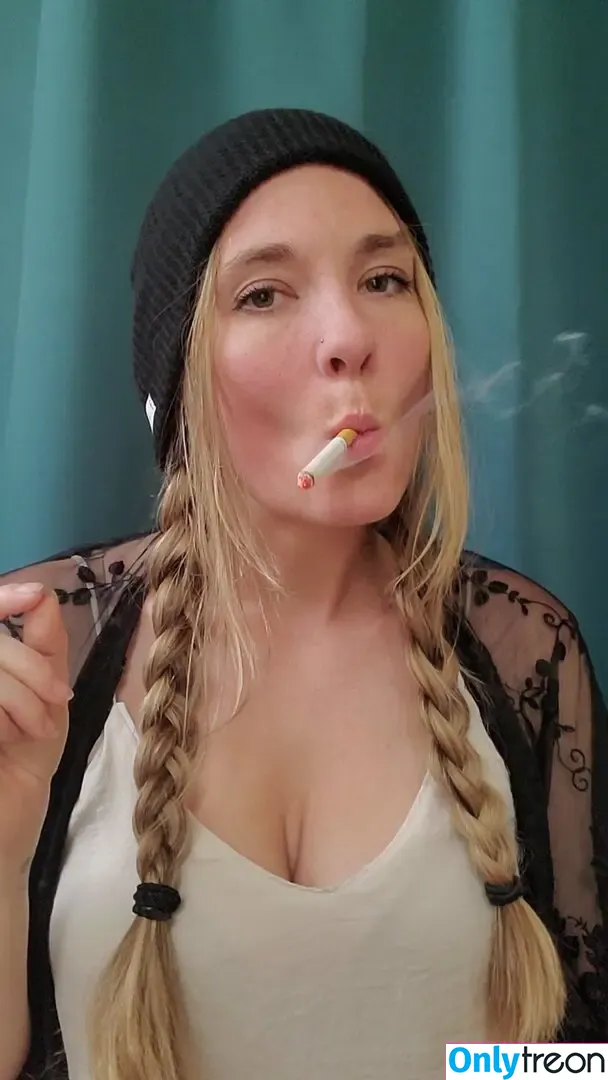 emmacantquit nude photo #0003 (emmacantquit)