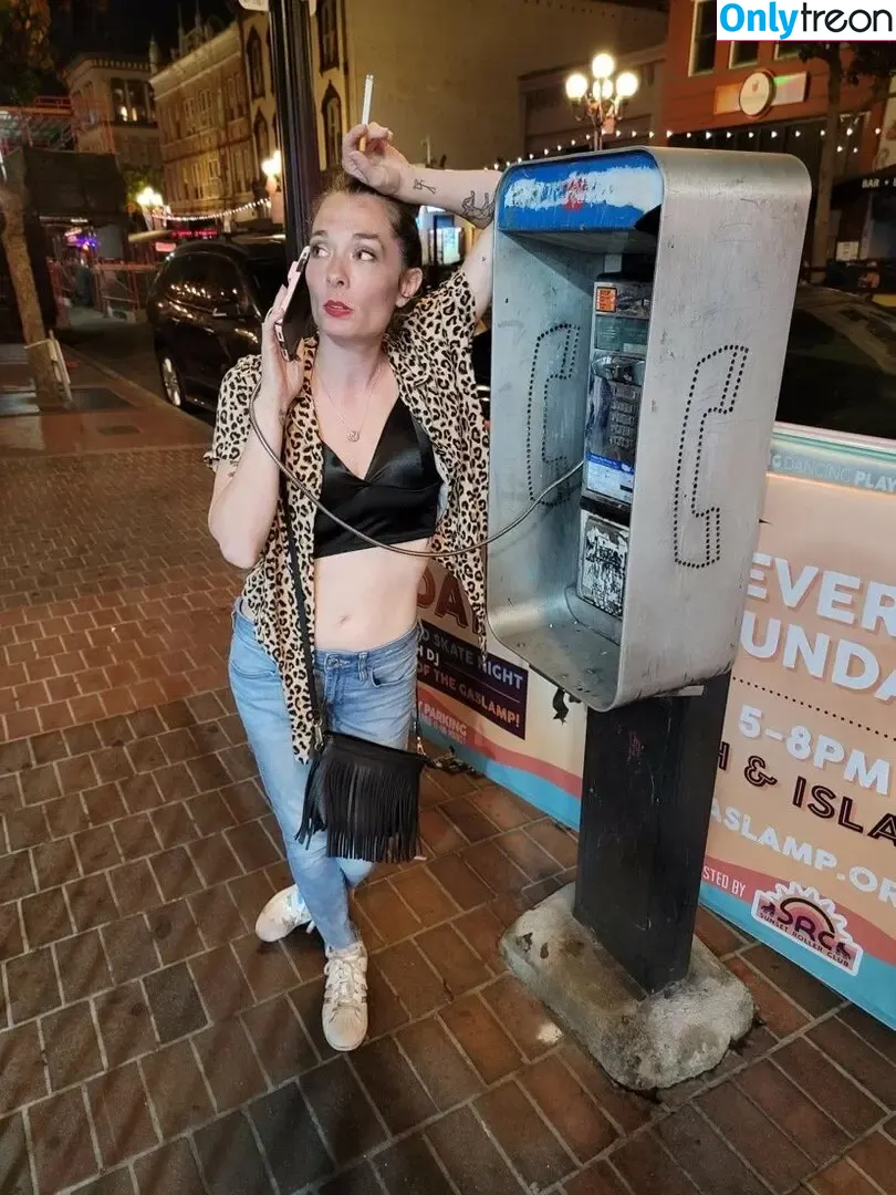 emmacantquit nude photo #0017 (emmacantquit)