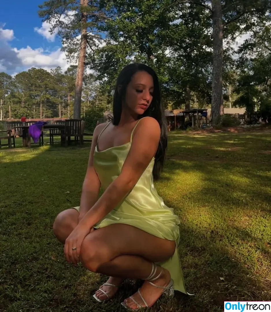 emmagraham429 nude photo #0005 (emmagraham429)