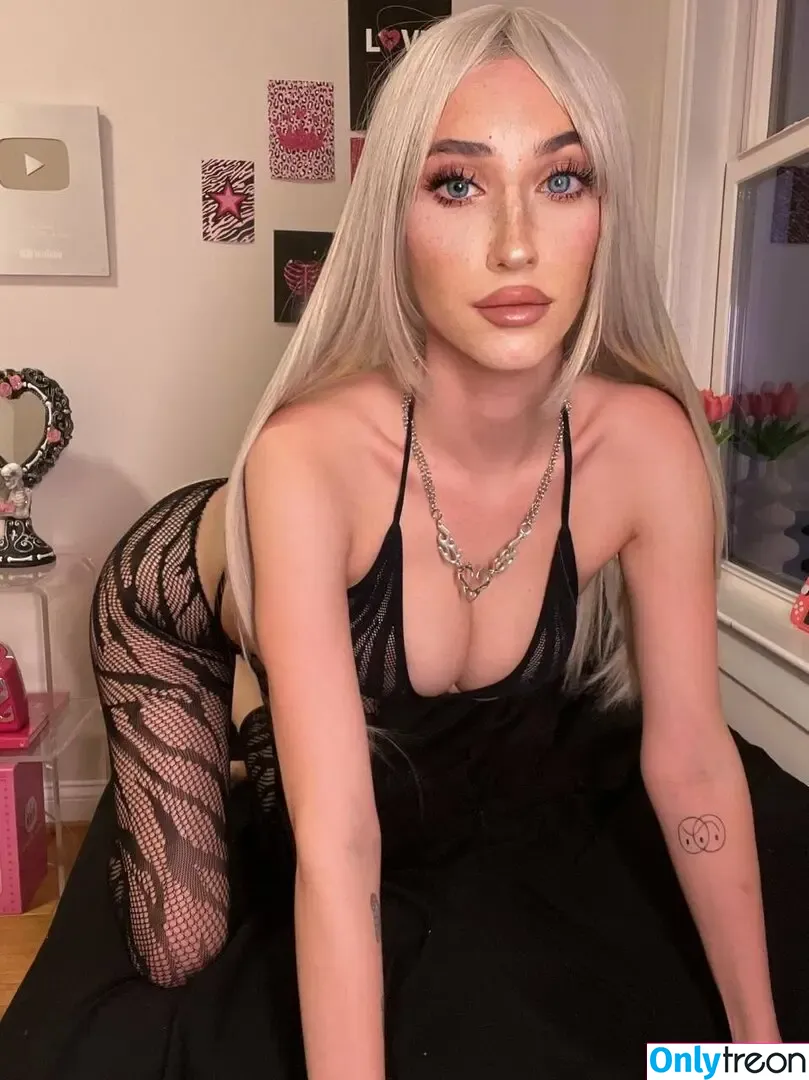 emmahircine nude photo #0064 (titchfortat)