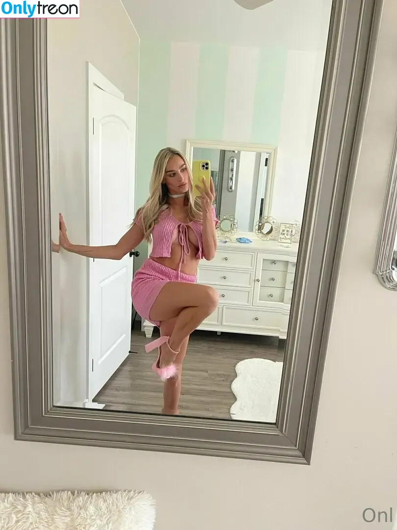 emmahixofficial голая photo #0320 (emmahixofficial)