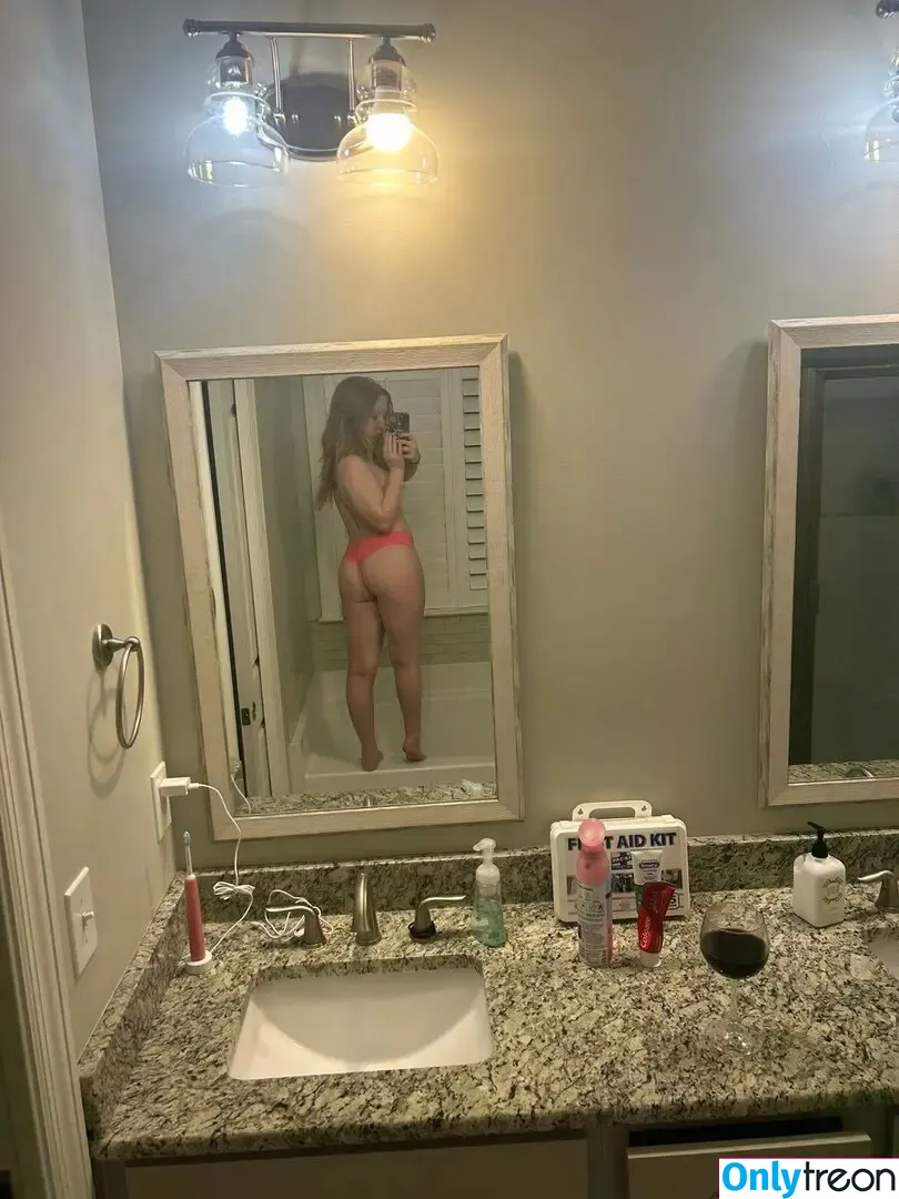 emmamaeeee nude photo #0014 (emmamaaee / emmamaeeeee)