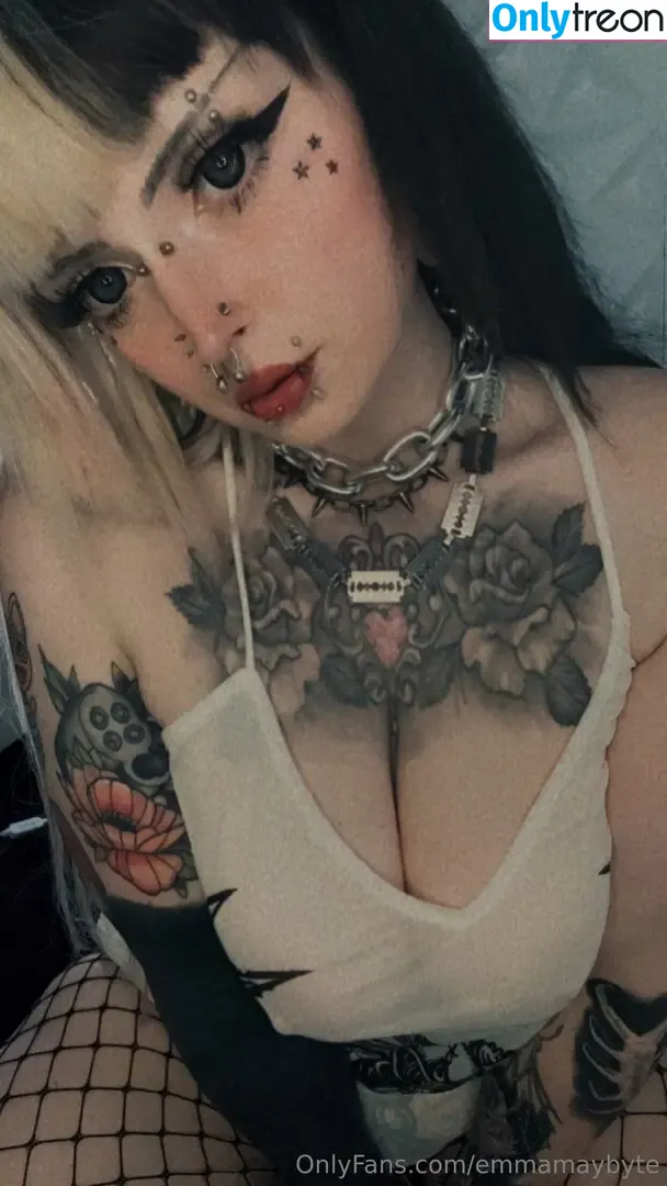 Emmamaybyte голая photo #0608 (emmamaybyte666 / emmamaybytez)