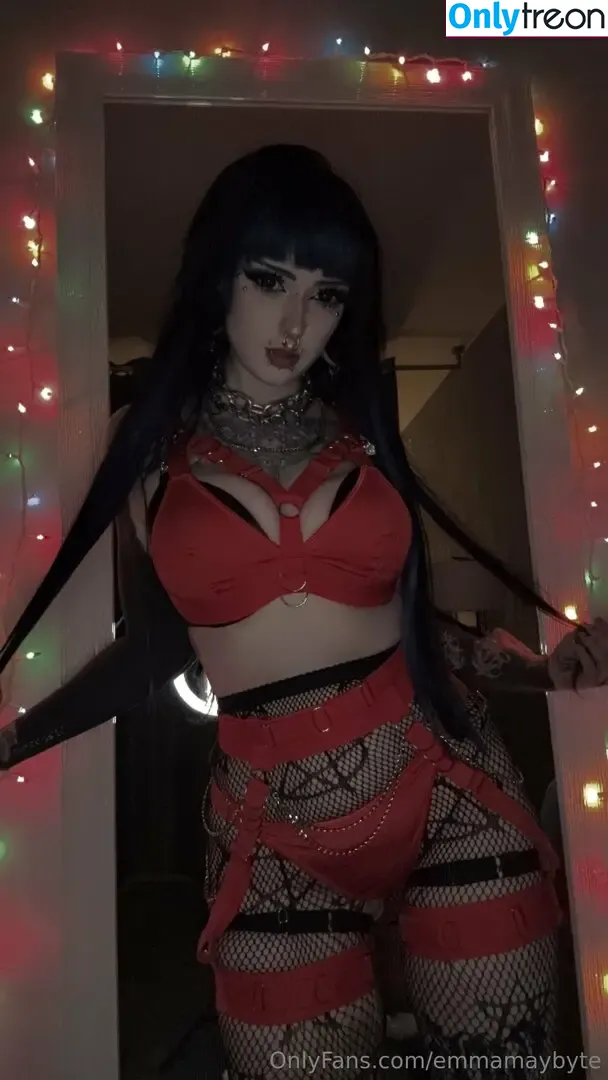 Emmamaybyte голая photo #1026 (emmamaybyte666 / emmamaybytez)