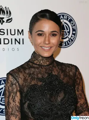 Emmanuelle Chriqui / Emmanuelle / echriqui nude photo #0890
