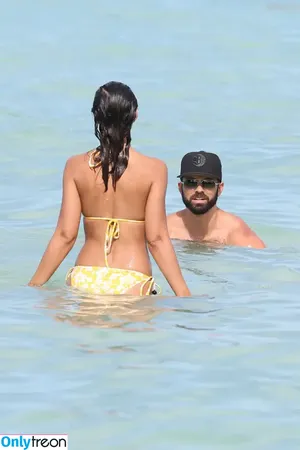 Emmanuelle Chriqui / Emmanuelle / echriqui nude photo #0925