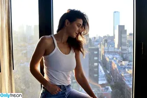 Emmanuelle Chriqui / Emmanuelle / echriqui nude photo #0998