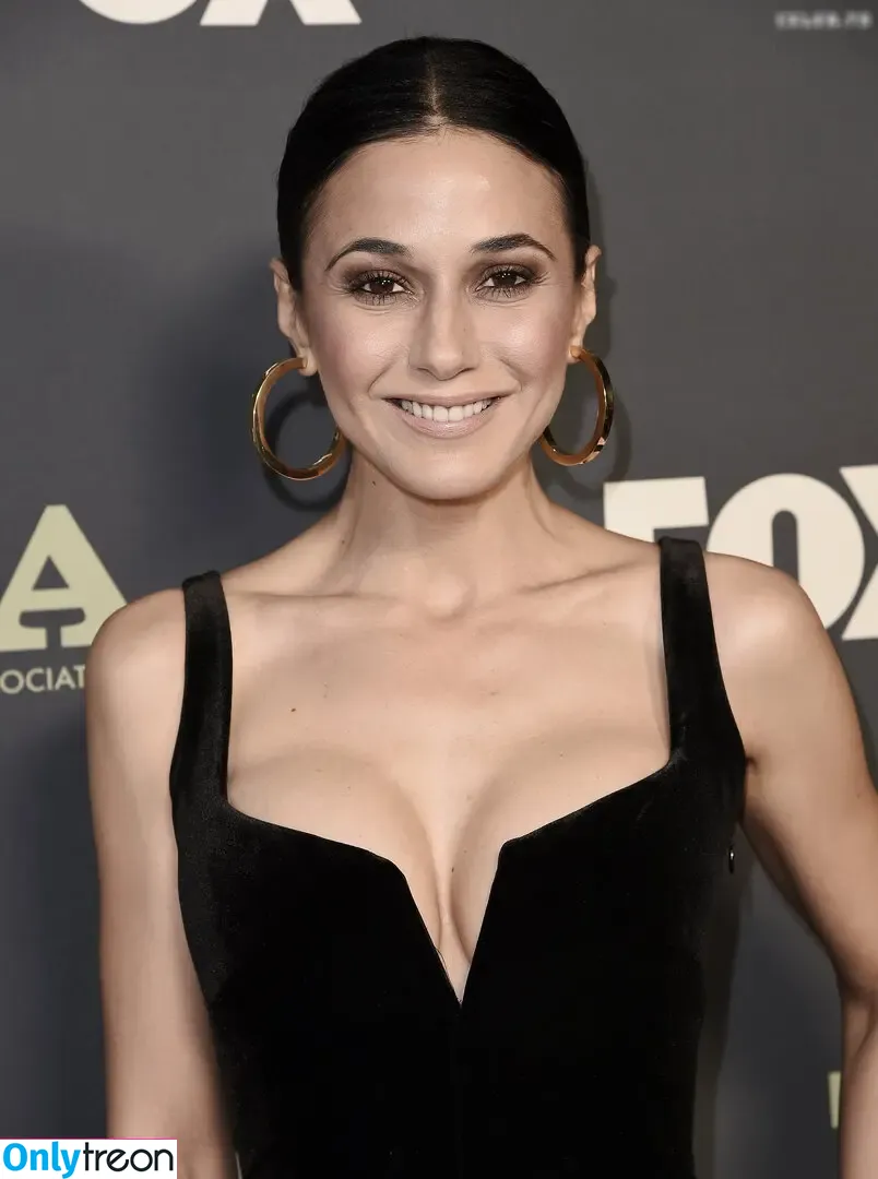 Emmanuelle Chriqui голая photo #0861 (Emmanuelle / echriqui)