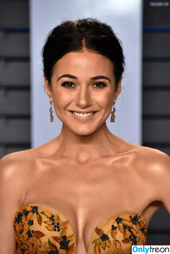 Emmanuelle Chriqui голая photo #0876 (Emmanuelle / echriqui)
