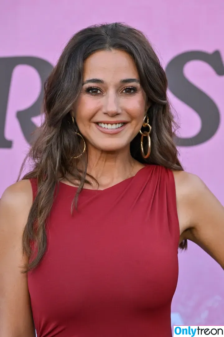 Emmanuelle Chriqui голая photo #1202 (Emmanuelle / echriqui)