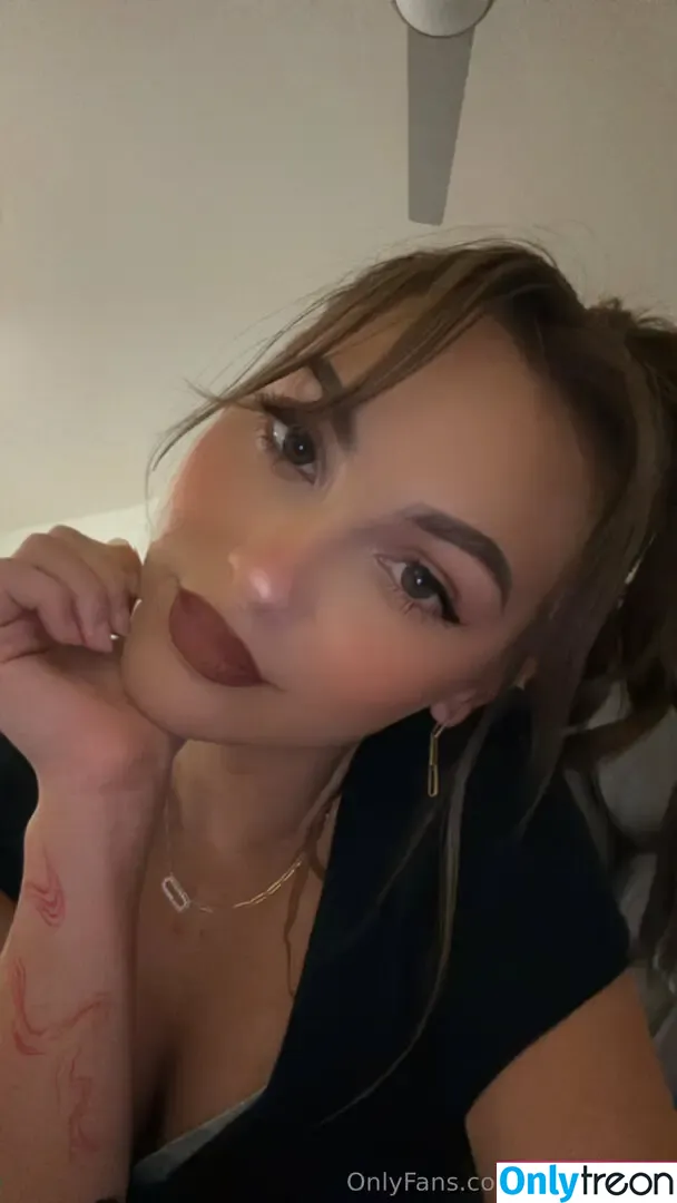 emmaswrld голая photo #0096 (emmaswrld._)