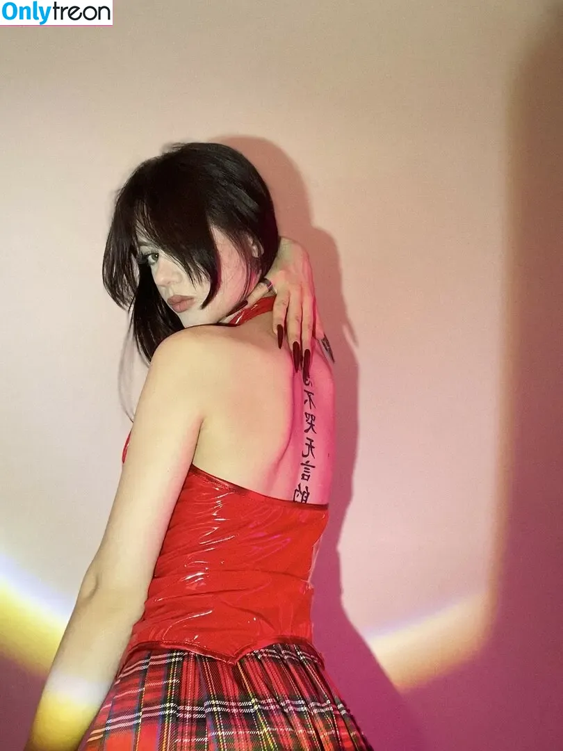Emmeline nude photo #0014 (No_Scheme164 / emmelineeeee / emmelineemmelineemmeline)