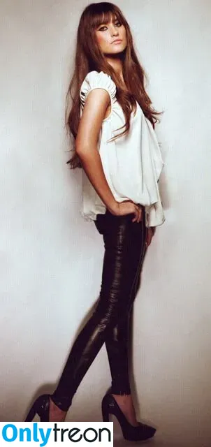 Emmerdale's Charley Webb nude photo #0051 (miss_charleywebb)