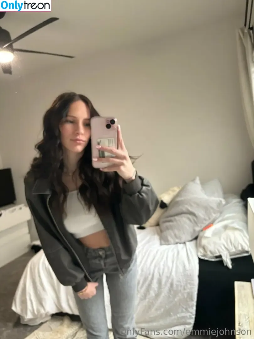 emmiejohnson nude photo #0002 (emmie_johnston)