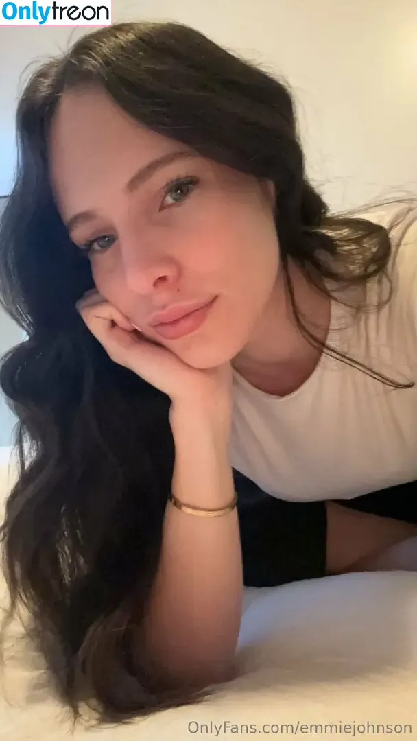 emmiejohnson голая photo #0003 (emmie_johnston)