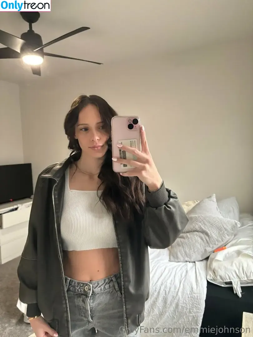 emmiejohnson nude photo #0010 (emmie_johnston)