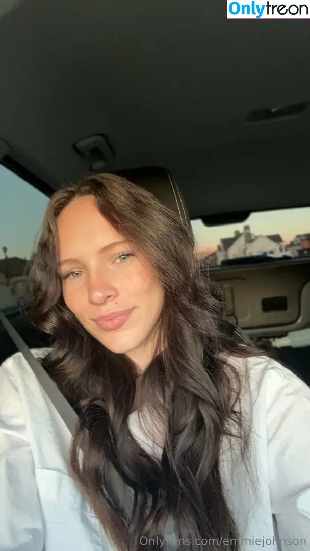 emmiejohnson nude photo #0051 (emmie_johnston)