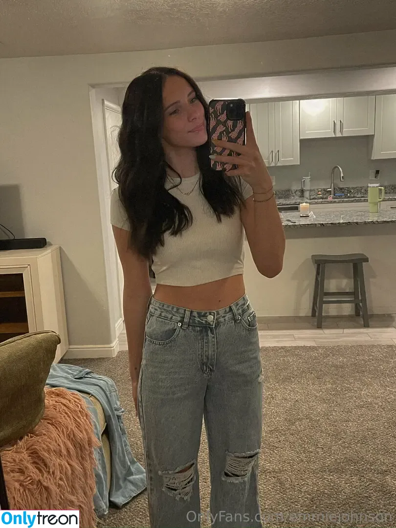 emmiejohnson nude photo #0091 (emmie_johnston)